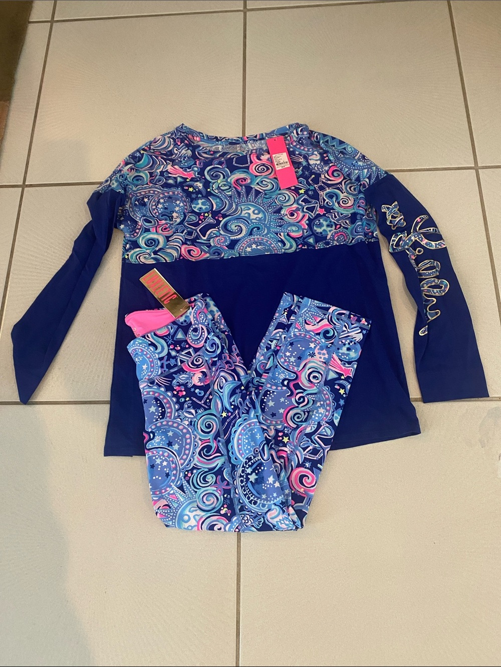 NWT Lilly Pulitzer Finn Top & weekender leggings Lapis Lazuli Cosmic Kismet M